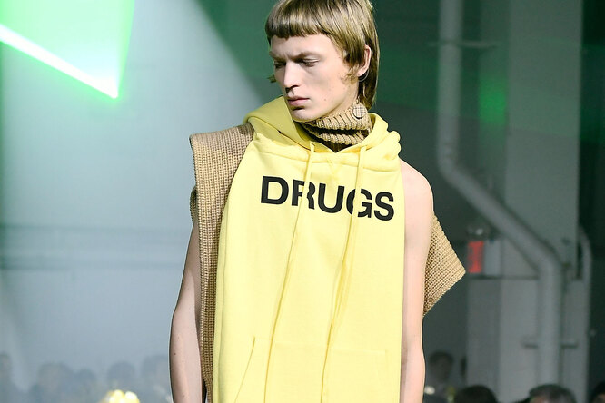 Что следует знать о коллекции Raf Simons осень-зима 2018 Что следует знать о коллекции Raf Simons осень-зима 2018