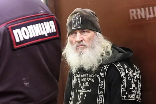 Отлученного от церкви экс-схиигумена Сергия приговорили к 3,5 года колонии по делу о призывах к самоубийству и захвате монастыря