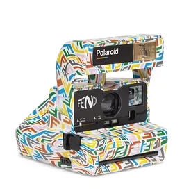 Fendi выпустили фотоаппарат вместе с Polaroid Fendi выпустили фотоаппарат вместе с Polaroid