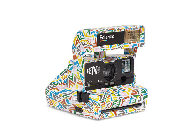 Fendi выпустили фотоаппарат вместе с Polaroid