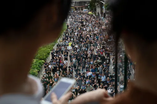 Twitter обвинил Китай в информационной кампании против протестов в Гонконге и запретил размещать рекламу государственных СМИ