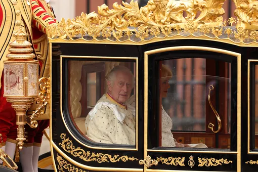 «Боже, храни короля Карла III» прозвучало. В Лондоне проходит церемония коронации