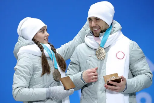 Российских керлингистов лишили олимпийской бронзы