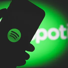 Приложение Spotify стало доступно в России Приложение Spotify стало доступно в России