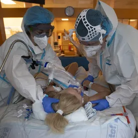 Медики рассказали о «мозговом тумане», истощении и выпадении волос у переболевших коронавирусом пациентов