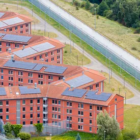 Во Франции 60-летний мужчина ограбил супермаркет, чтобы попасть в тюрьму к внуку