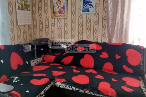 На Сахалине девятилетний мальчик, которого искали спасатели, два дня прятался дома под диваном из-за прогула в школе На Сахалине девятилетний мальчик, которого искали спасатели, два дня прятался дома под диваном из-за прогула в школе