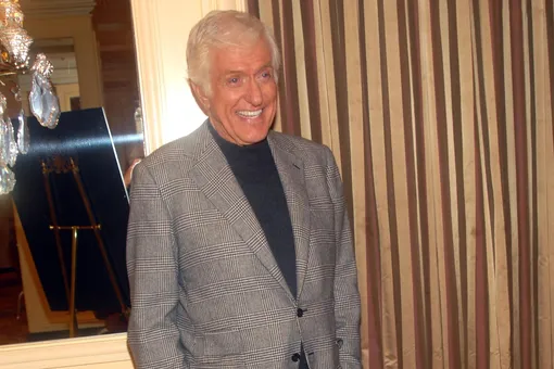 99-летний Дик Ван Дайк рассказал, что занимается спортом каждый день 99-летний Дик Ван Дайк рассказал, что занимается спортом каждый день