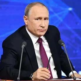 В Кремле рассказали, зачем Путину ручка В Кремле рассказали, зачем Путину ручка
