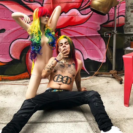 Рэпер @6ix9ine (сейчас осужден за изнасилование несовершеннолетней)