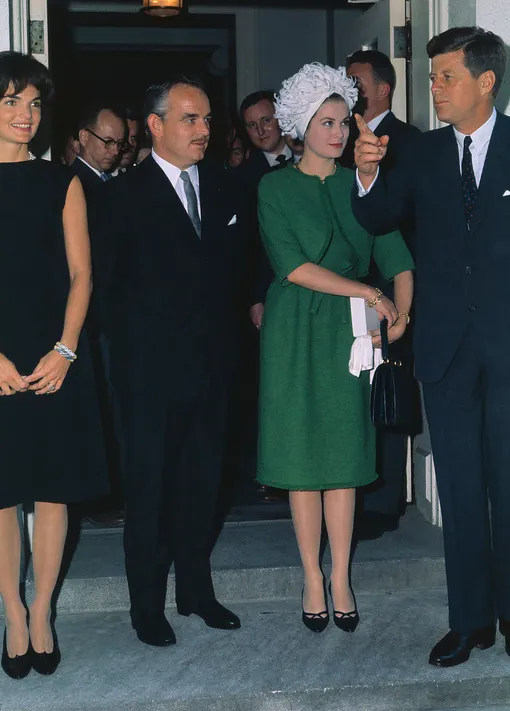 Грейс Келли в костюме Givenchy на встрече с американской президентской четой в Белом Доме, 1961