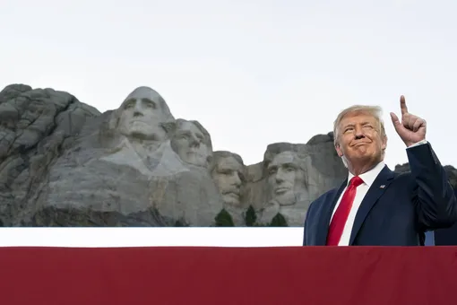 Трамп распорядился создать Национальный сад американских героев. В нем будут установлены памятники Уолту Диснею, Стиву Джобсу и Коби Брайанту