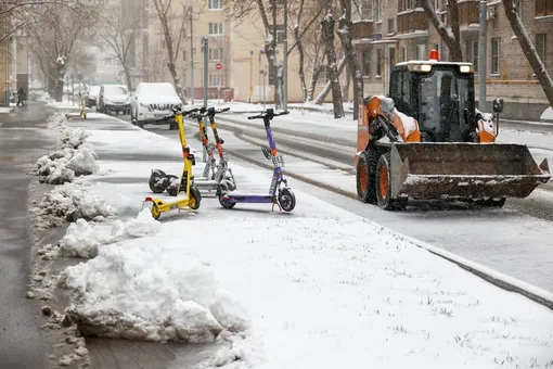 Снежная погода в Москве 6 апреля Снег