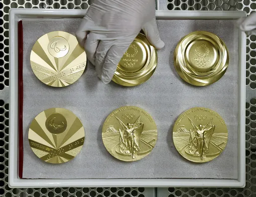 Золотые медали для Летней Олимпиады в Токио.