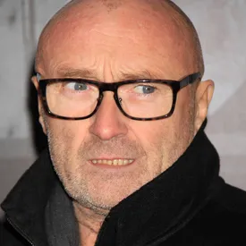 Фил Коллинз находится под круглосуточным наблюдением врачей из‑за проблем со здоровьем