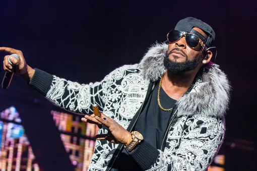 Spotify удалил из плейлистов песни R. Kelly из-за обвинений в сексуальном насилии