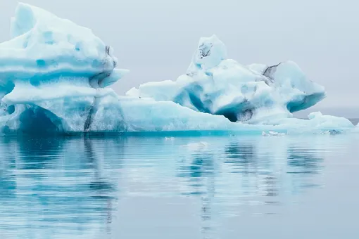 Самый большой в мире айсберг пришел в движение впервые за 37 лет