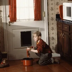 В особняке из «Один дома» воссоздали интерьеры из фильма