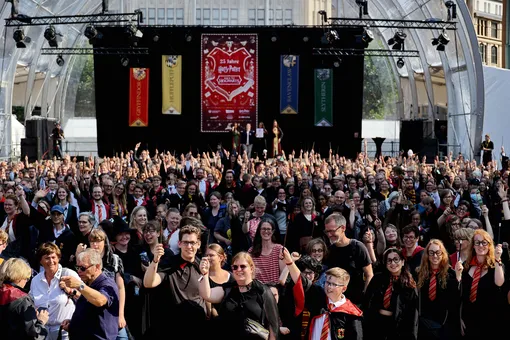 В Гамбурге собрались почти 4500 человек в костюмах Гарри Поттера. Это мировой рекорд