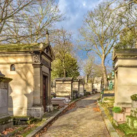 Власти Парижа разыгрывают места на знаменитых кладбищах