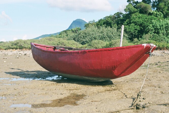 К берегу Маршалловых островов прибило лодку с 650 килограммами кокаина