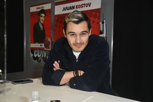 Милоша Биковича в третьем сезоне «Белого лотоса» заменили на болгарского актера Джулиана Костова