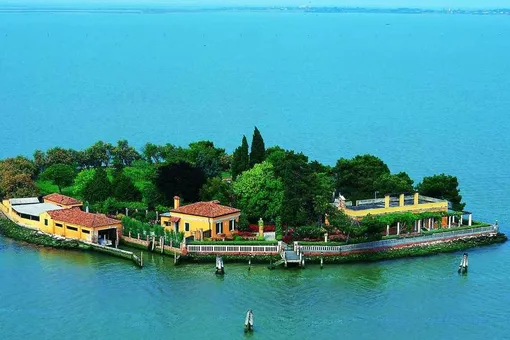 Один из островов Венецианской лагуны выставили на продажу. Начальная цена ― 2,2 миллиона евро