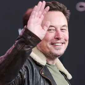 Tesla заказала 4000 пирогов в маленькой пекарне, а потом отменила заказ и не заплатила. О ситуации узнал Илон Маск