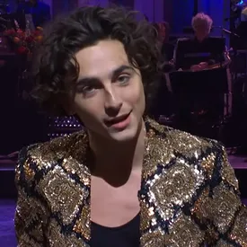 Тимоти Шаламе спел на Saturday Night Live. Песня актера посвящена окончанию забастовки