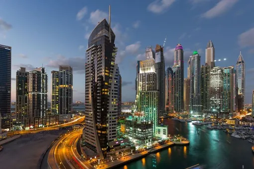 Восьми россиянкам грозит 6 месяцев тюрьмы за съемку в обнаженном виде на балконе небоскреба в Дубае