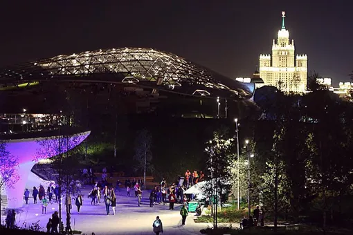 Как выглядит «Зарядье» – у стен Кремля открылся новый парк.