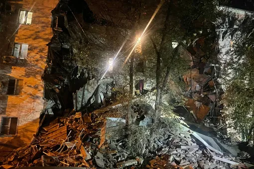 В Астрахани частично обрушился пятиэтажный дом. Один человек погиб
