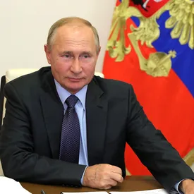 Путин извинился перед президентом Сербии из-за поста Захаровой с известным кадром из «Основного инстинкта» Путин извинился перед президентом Сербии из-за поста Захаровой с известным кадром из «Основного инстинкта»