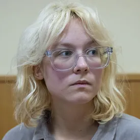 Певица Наоко и гитарист группы «Стоптайм» вернулись домой после третьего ареста