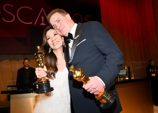 Победители «Оскара-2023» Мишель Йео («Все везде и сразу») и Брендан Фрейзер («Кит»)
