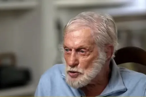 Дик Ван Дайк рассказал, почему отказался от роли Джеймса Бонда Дик Ван Дайк рассказал, почему отказался от роли Джеймса Бонда