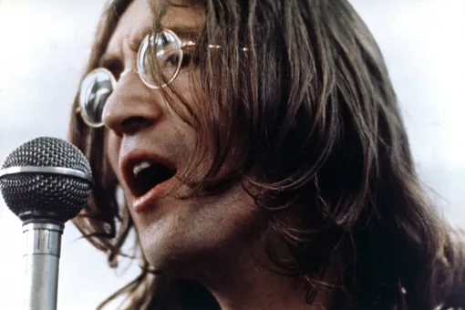 Друг Джона Леннона вспомнил, как в начале 1970-х музыкант набросился на женщину с ножом во время вечеринки