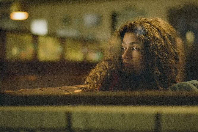 «Неприятности не вечны»: как спецэпизод сериала «Эйфория» поможет дожить до 2021 года «Неприятности не вечны»: как спецэпизод сериала «Эйфория» поможет дожить до 2021 года