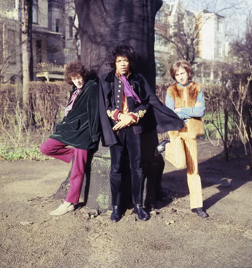 Ноэль Реддинг, Джими Хендрикс и Митч Митчелл, 1967 , Jimi Hendrix and Mitch Mitchell, pose for a group portrait on 19th March 1967 i