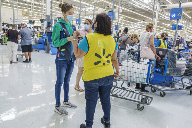 Суд в США обязал Walmart выплатить $125 млн бывшей работнице магазина с синдромом Дауна за ее увольнение Суд в США обязал Walmart выплатить $125 млн бывшей работнице магазина с синдромом Дауна за ее увольнение