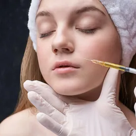 Исследование: женщины в России стали чаще прибегать к уколам красоты