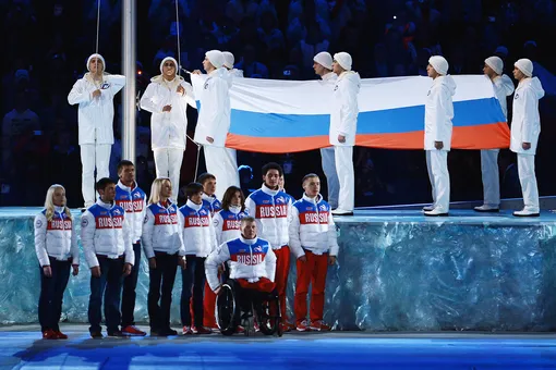 Российским паралимпийцам вернули право выступать под национальным флагом