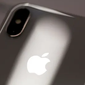 Россия присоединилась к негодованию по поводу замедления работы iPhone Россия присоединилась к негодованию по поводу замедления работы iPhone