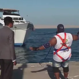 Египетский борец зубами передвинул 700-тонный корабль на 15 метров Египетский борец зубами передвинул 700-тонный корабль на 15 метров