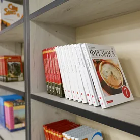 В Пермском крае ученик лицея ранил учительницу ножом. Ее госпитализировали В Пермском крае ученик лицея ранил учительницу ножом. Ее госпитализировали