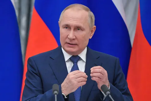 Владимир Путин выступил с экстренным обращением. Президент назвал ситуацию с вооруженным мятежом «ударом в спину»