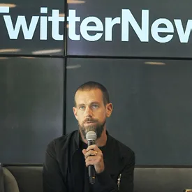 Глава Twitter Джек Дорси продал первый в истории соцсети твит за $2,9 миллиона