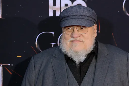 Джордж Мартин приостановил сотрудничество с HBO, чтобы поддержать забастовку сценаристов