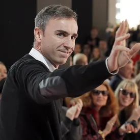 «Сейчас столько смелых сериалов. Не знаю, почему я не могу найти в моде столько же вдохновения»: цитаты Рафа Симонса из выступления на Fashion Talks «Сейчас столько смелых сериалов. Не знаю, почему я не могу найти в моде столько же вдохновения»: цитаты Рафа Симонса из выступления на Fashion Talks