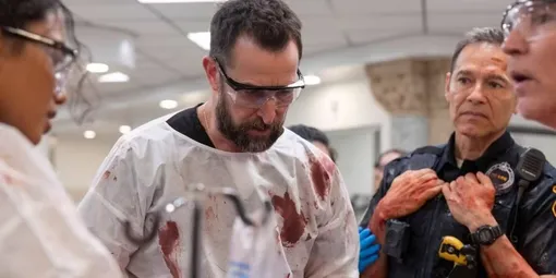 Кадр из сериал «Больница Питт» Кадр из сериал «Больница Питт»